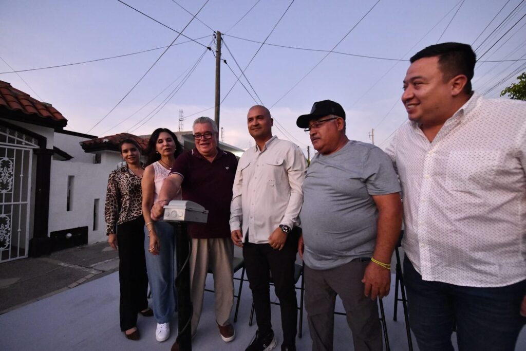Chulavista se suma al programa “Mazatlán Brilla” con la instalación de 140 luminarias