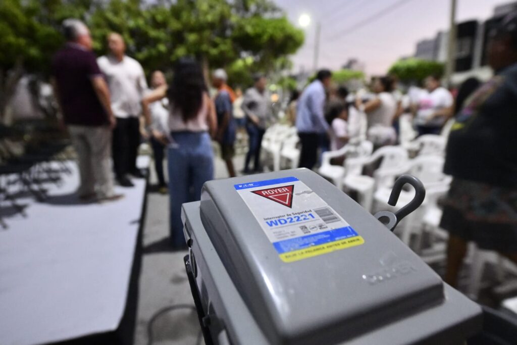 Chulavista se suma al programa “Mazatlán Brilla” con la instalación de 140 luminarias