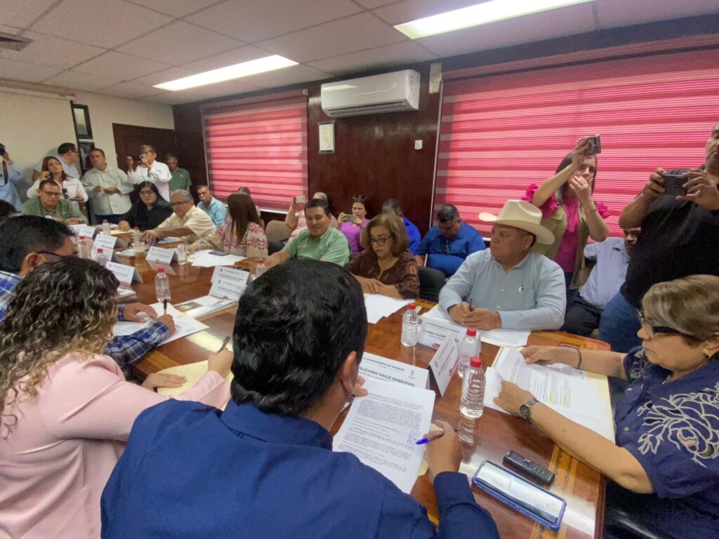 Con “peros” y abstenciones cabildo de Guasave aprueba convenio para anticipo de participaciones