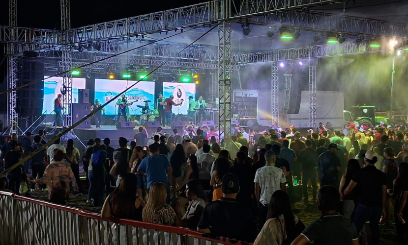 Música en vivo durante el evento de Guasave en la Playa 2025
