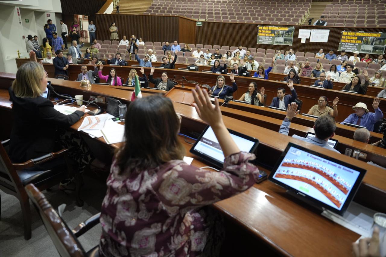 Diputados en el Congreso de Sinaloa.