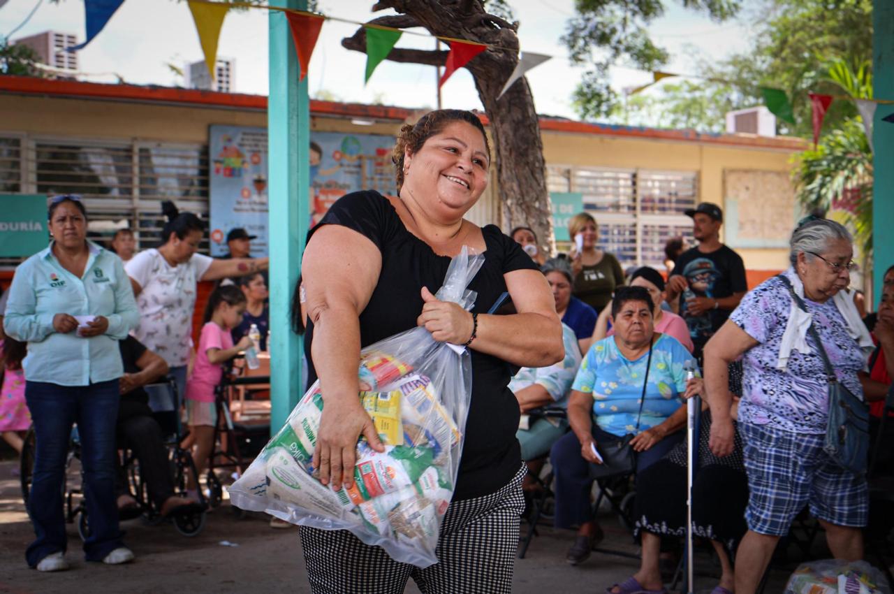 DIF Culiacán llevando sus servicios y apoyos a Aguaruto.