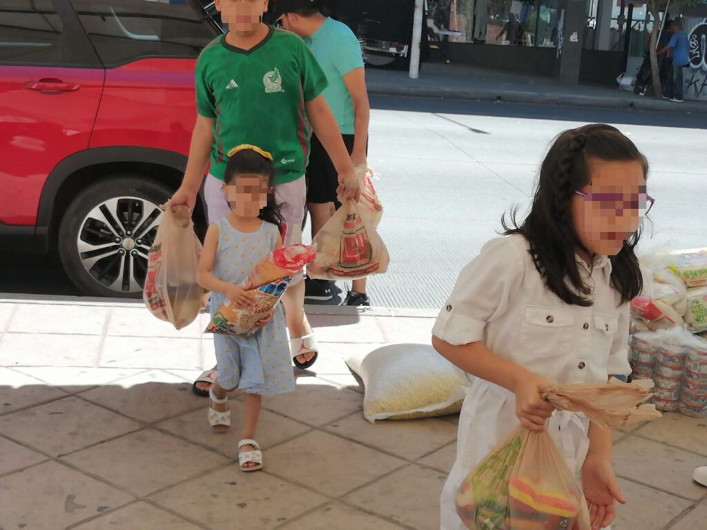 Así se vivió la pasada colecta de alimentos para niños y niñas tarahumaras que residen en Sinaloa.