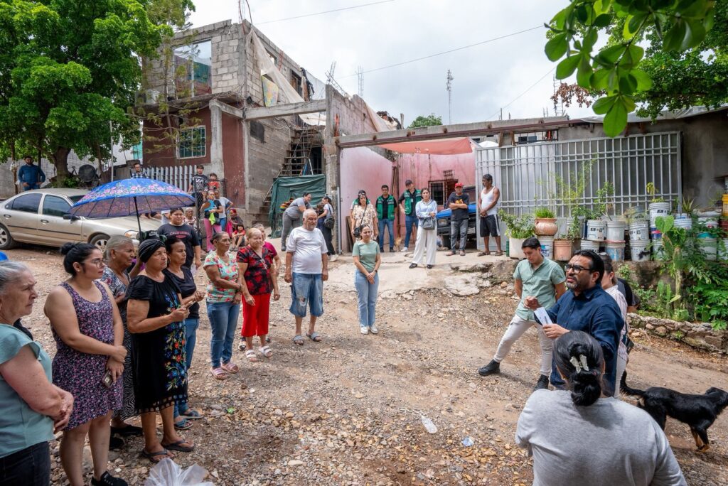 El alcalde Juan de Dios Gámez supervisa arroyos de las colonias Progreso y 7 Gotas en Culiacán