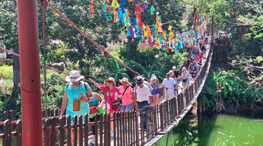 Afluencia turística en pueblos mágicos del estado