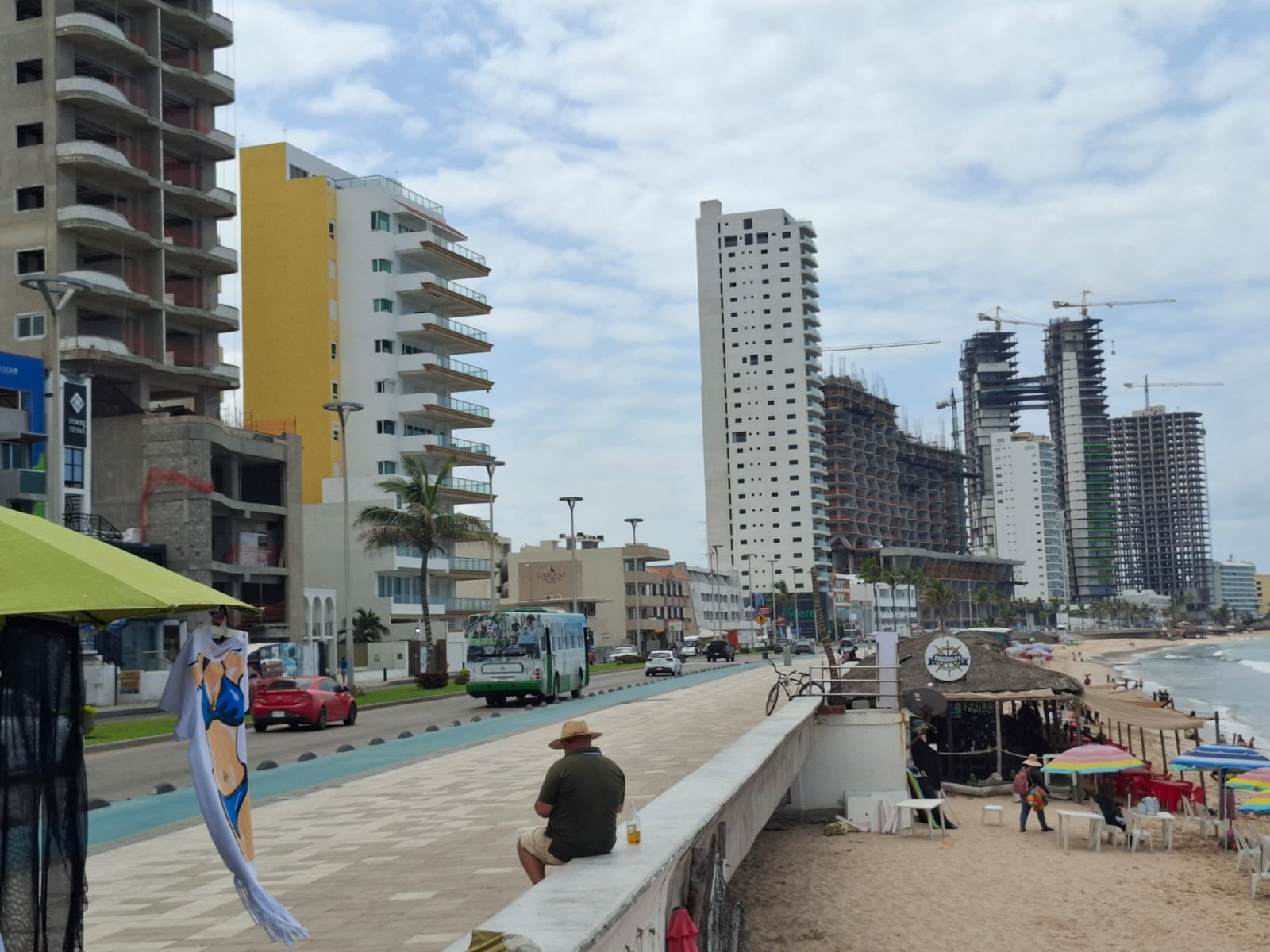 Este verano aumenta la demanda de viviendas frente al mar en Mazatlán
