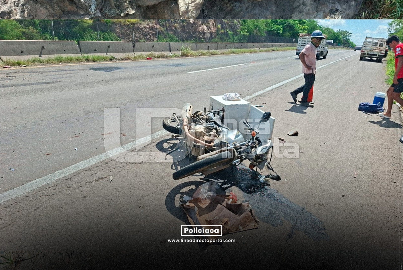 Fallece motociclista que chocó y fue atropellado por camión revolvedor por la México 15 en Mazatlán