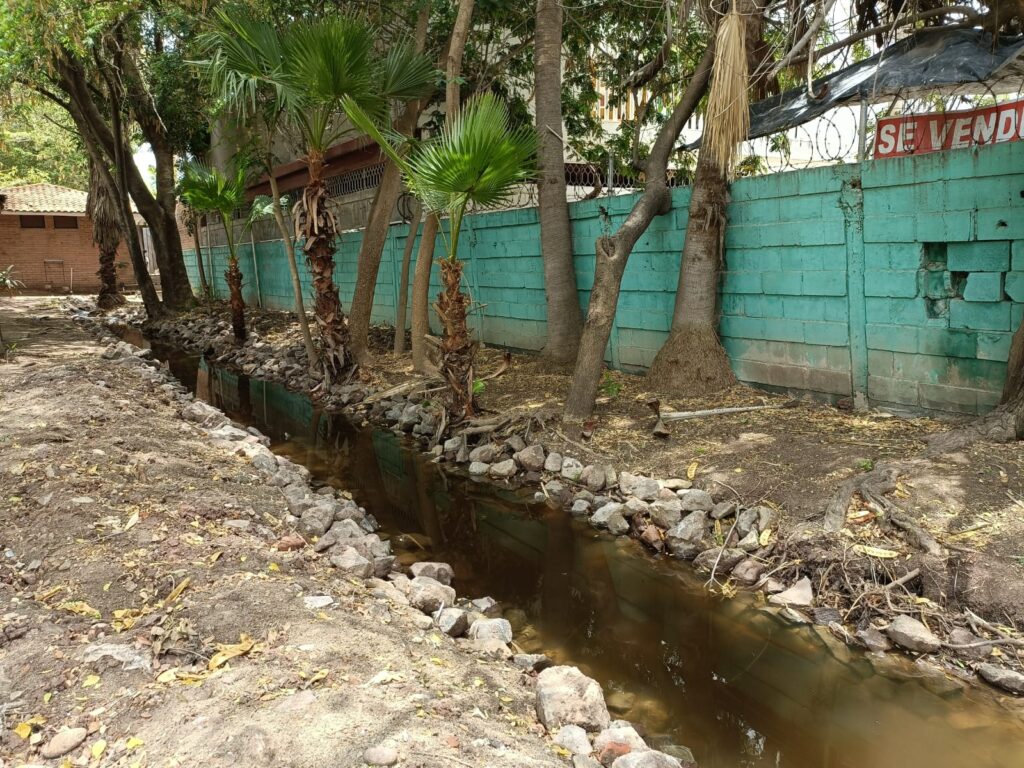 Fluye de nuevo el agua en el canal del parque Sinaloa de Los Mochis