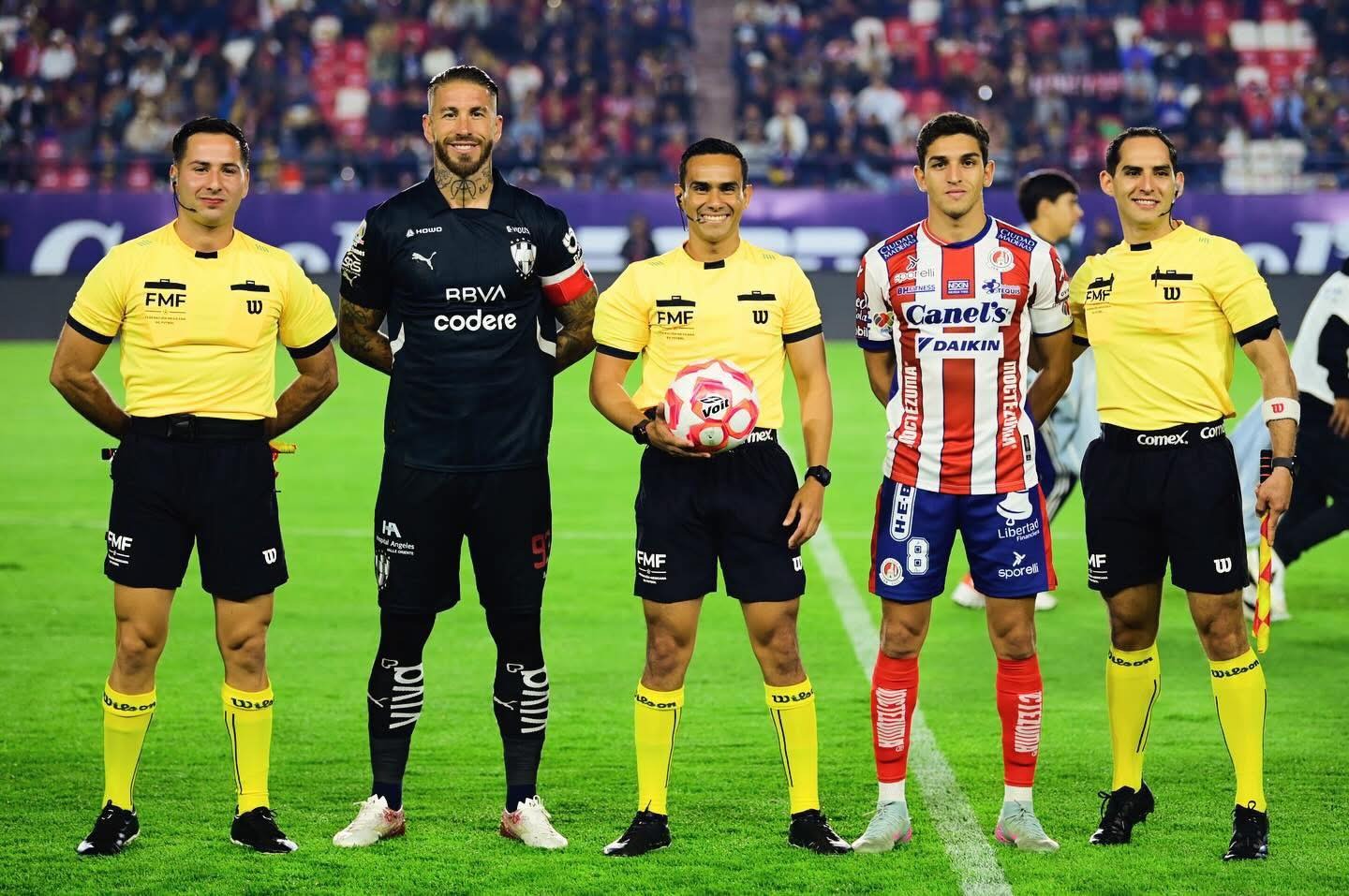 El árbitro mochitense Joaquín Vizcarra sancionó el juego de Rayados y Atlétido de San Luis la semana pasada
