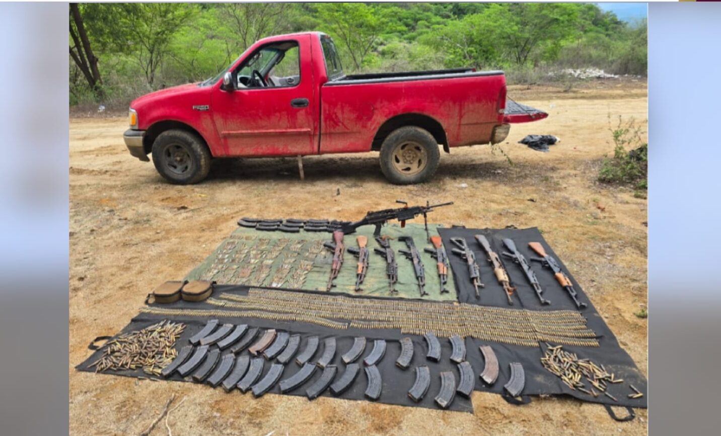 Ejército Mexicano asegura diez armas largas, cargadores, cartuchos y un vehículo en Concordia