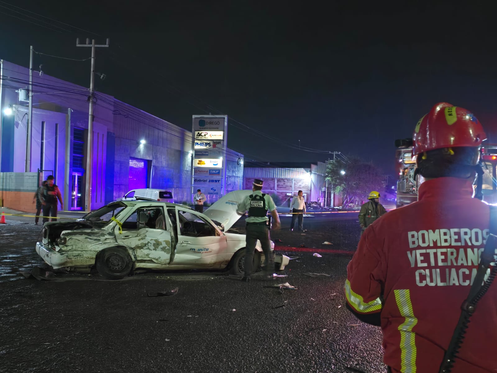 Choque entre vehículos deja a un adulto mayor sin vida por daño colateral, al sur de Culiacán