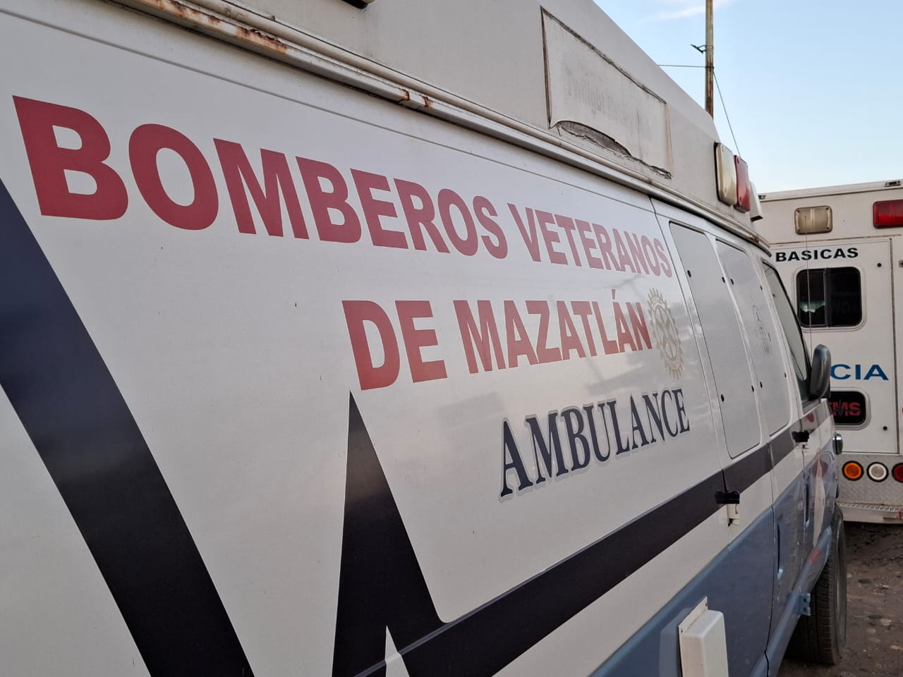 Bomberos Veteranos retiran ambulancias y paramédicos; alegan supuesto bloqueo de C4 Mazatlán