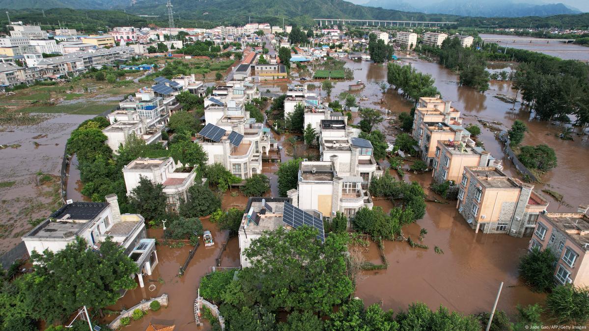 Beijing: 31 adultos mayores pierden la vida al quedar atrapados en un centro durante inundaciones