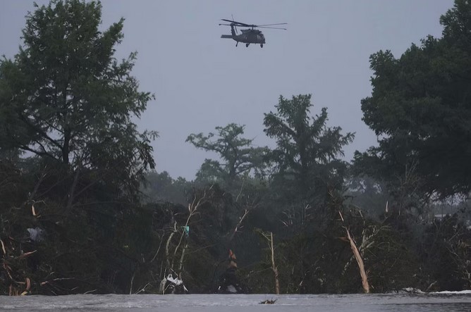 Inundaciones en Texas ya dejan 131 fallecidos y 150 desaparecidos