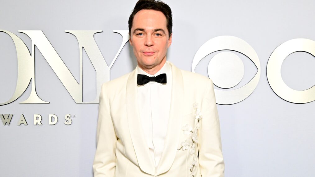 Jim Parsons arremete contra Trump por acciones contra la comunidad LGBTQ+