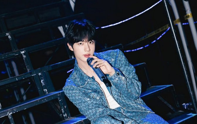 ¡Atención, ARMY! Jin de BTS llega a los cines de México con una proyección de su RUNSEOKJIN_EP. TOUR