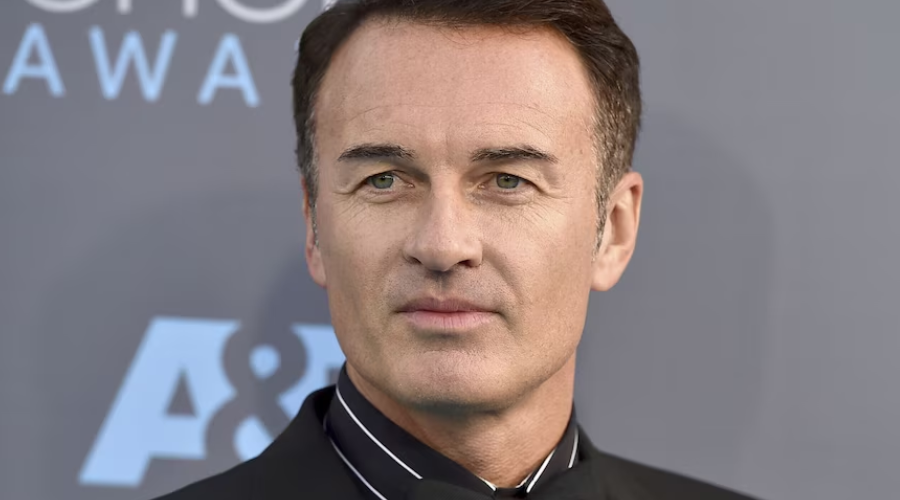 Julian McMahon.