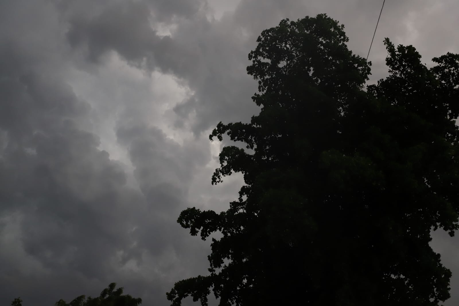 Cielo nublado en Culiacán por lluvias.