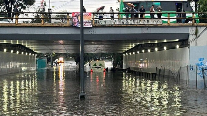 VIDEO: ¡Lluvias paralizan CDMX! Inundaciones y tráfico colapsado en varios puntos de la capital