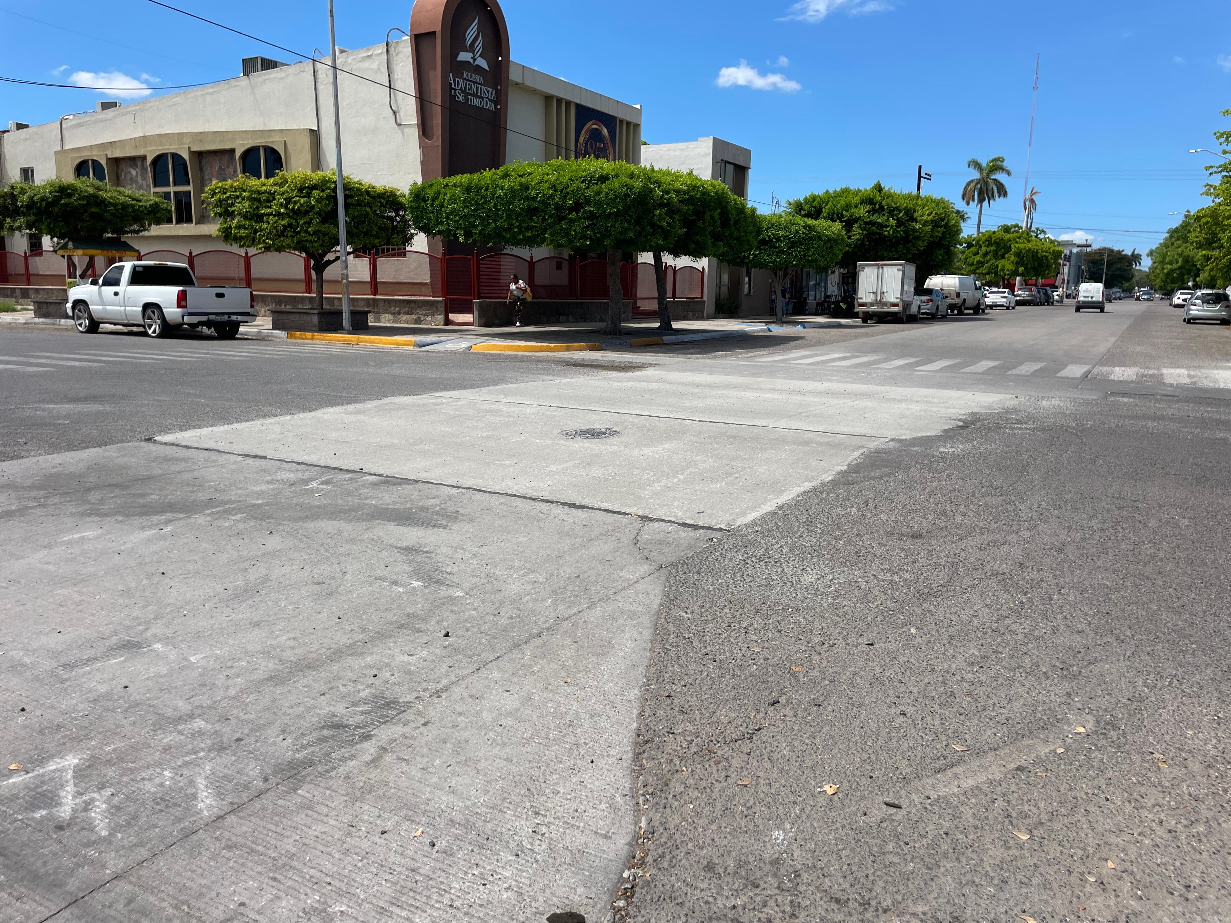 Ya puedes circular por el tramo donde las losas se habían levantado en Niños Héroes y Álvaro Obregón, sector Centro Los Mochis.