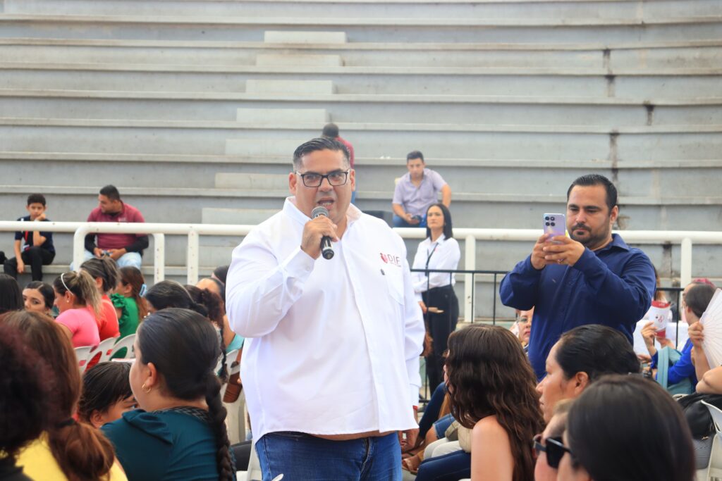 Madres solteras reciben pago de DIF Mazatlán