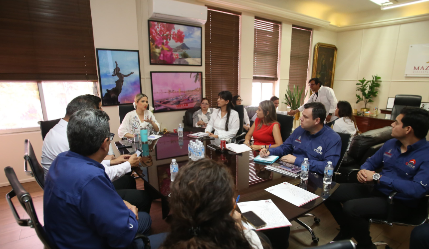 Estrella Palacios se reúne con directores de CVIVE y Conavi