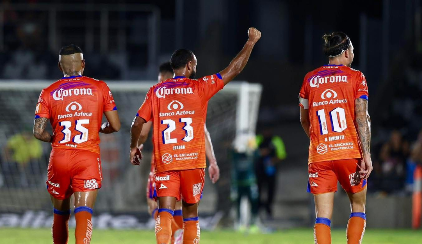 Mazatlán FC celebra victoria ante Cruz Azul