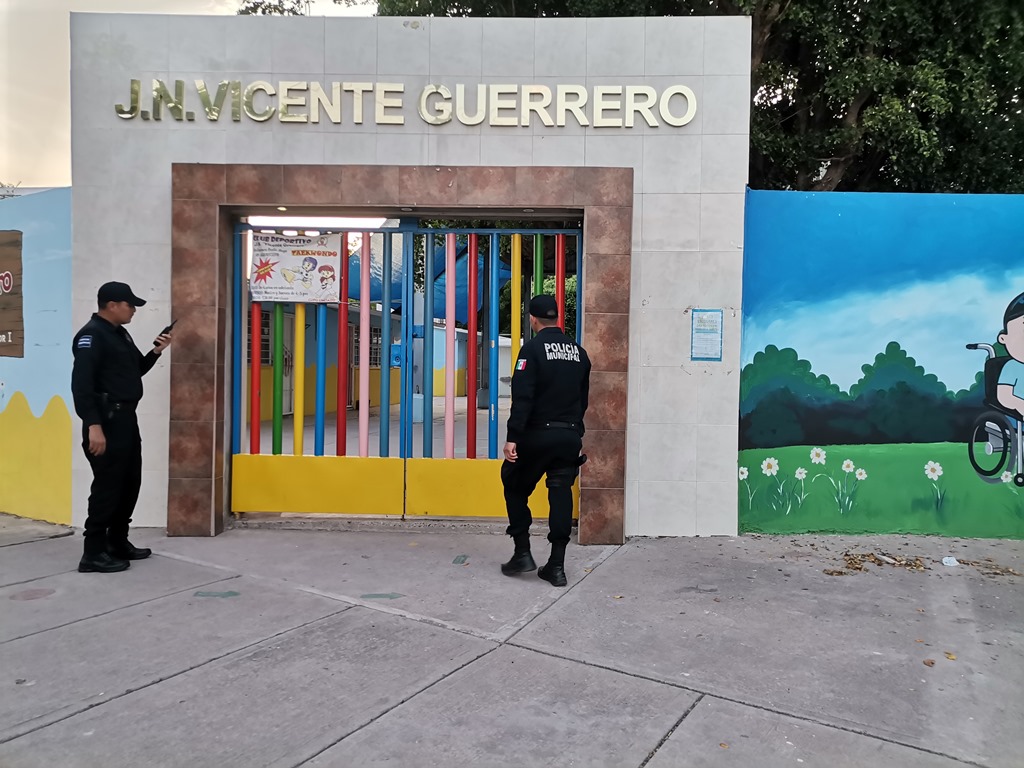 Policía Municipal implementa operativo para vigilar escuelas durante vacaciones en Ahome