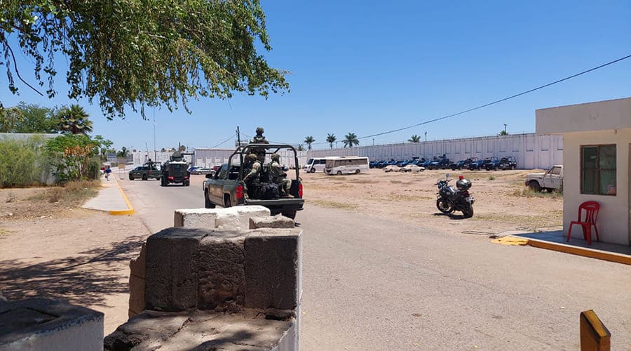 La investigación sigue el curso del caso de la muerte de reos en el penal de Goros II, Ahome; además, se activo el protocolo de búsqueda de los familiares del reo El Tito, los cuáles fueron presuntamente priva