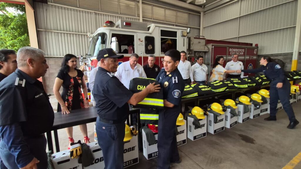 Patronato de Bomberos Culiacán entrega 20 nuevos equipos