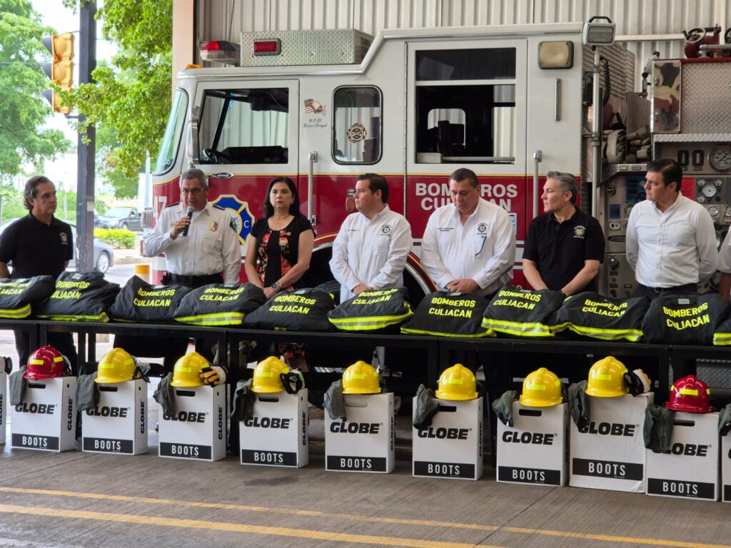 Patronato de Bomberos Culiacán entrega 20 nuevos equipos