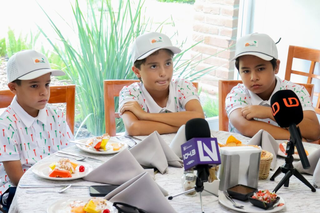 Presentan a golfistas de Country Club que van al Mundial U.S. Kids