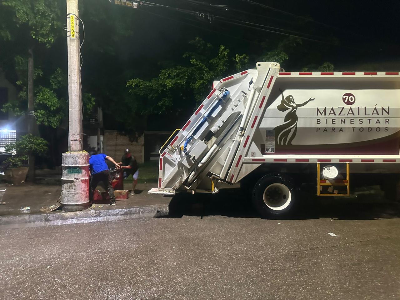 Recolectan 16 toneladas de basura tras lluvias de la noche en Mazatlán