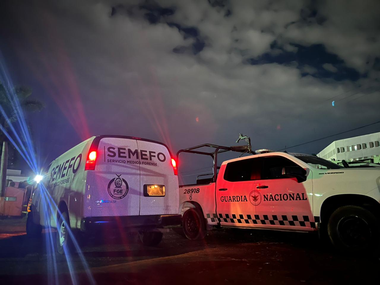 Guardia Nacional y Semefo en el Centro Penitenciario de Aguaruto.