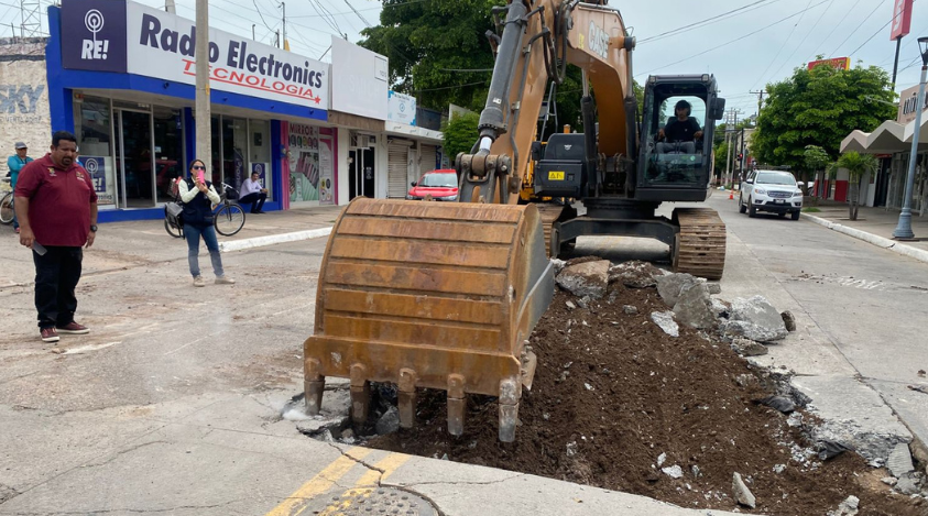 Trabajo de reparación de la calle Cuauhtémoc
