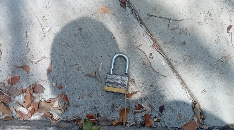 candado de kínder abierto