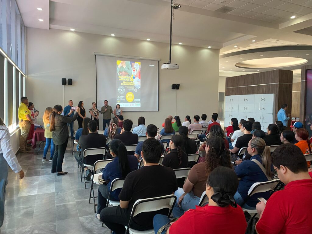 Capacitación “Primeros Auxilios y Protocolos de Emergencia” en el Centro Cultural de Guasave.