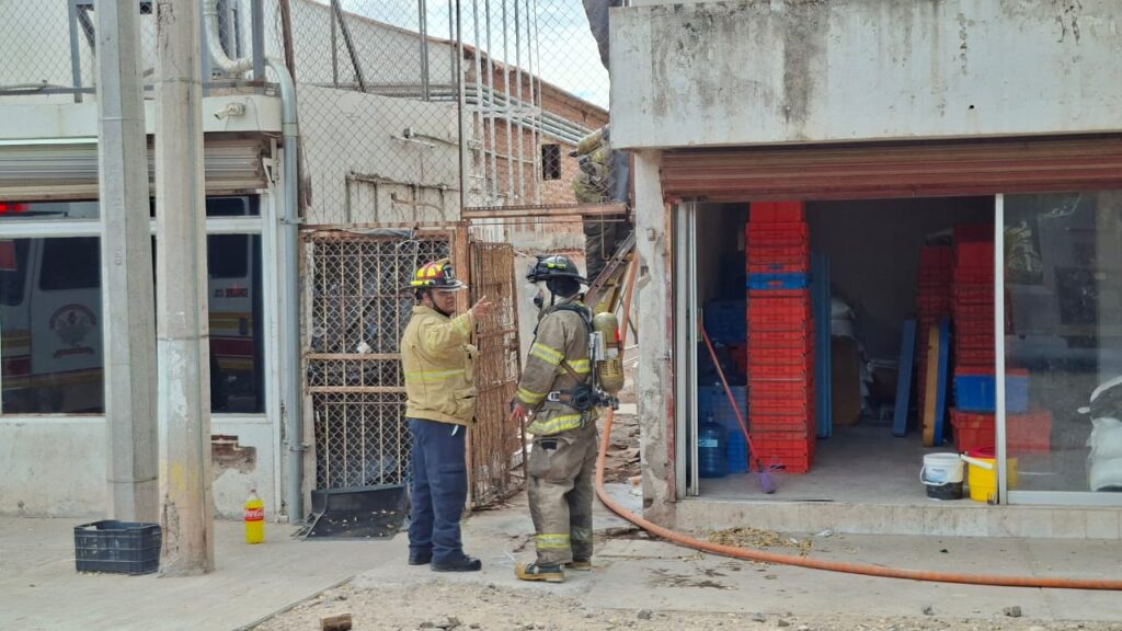Bodega camaronera se incendia en la Mochis-Topolobampo