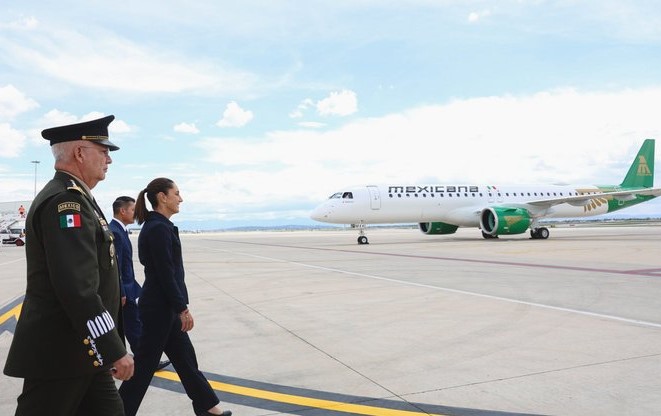 Sheinbaum recibe el primer avión Embraer para Méxicana de Aviación: 