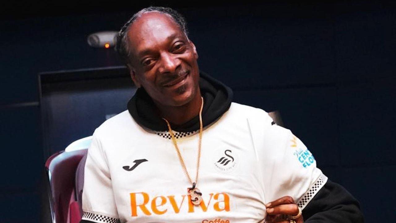 Snoop Dogg se convierte en copropietario del Swansea City y debuta en la escena futbolística europea