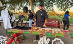 Súper Bazar Juvenil en el malecón de Guasave