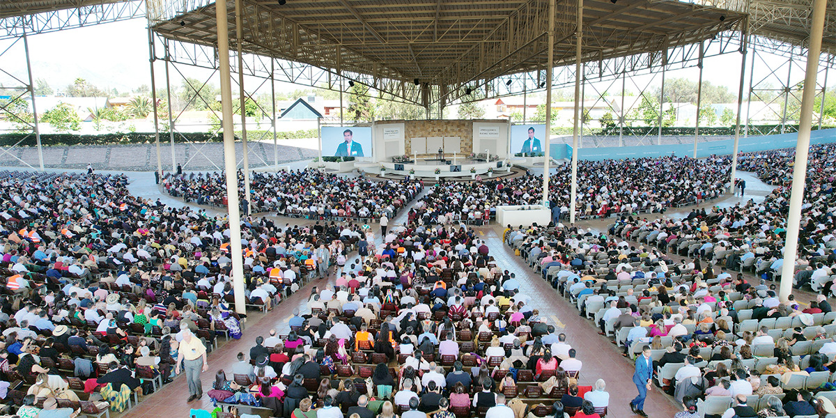Sede de las asambleas mundiales anuales de los Testigos de Jehová