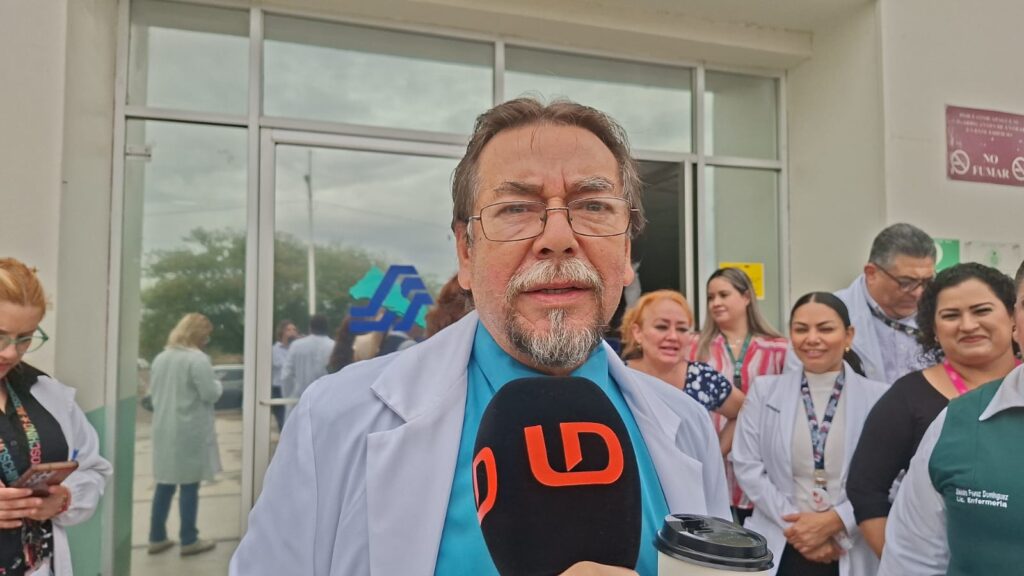 Trabajadores del Hospital de la Mujer protestan en Culiacán por falta de pago de quincena
