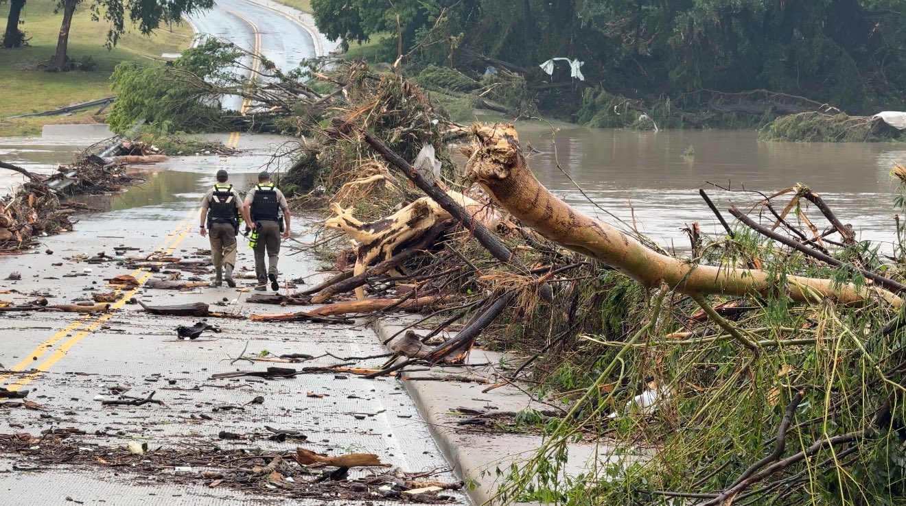 Tragedia en Texas; ya suman 24 fallecidos por lluvias e inundaciones