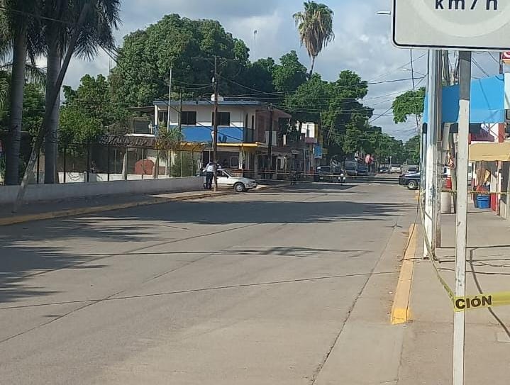 Tráiler derriba cables y deja sin luz a comunidades de Guasave