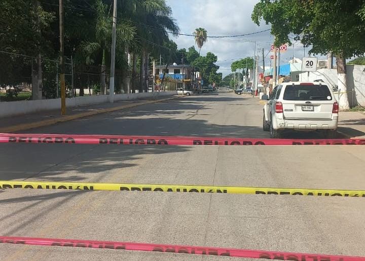 Tráiler derriba cables y deja sin luz a comunidades de Guasave