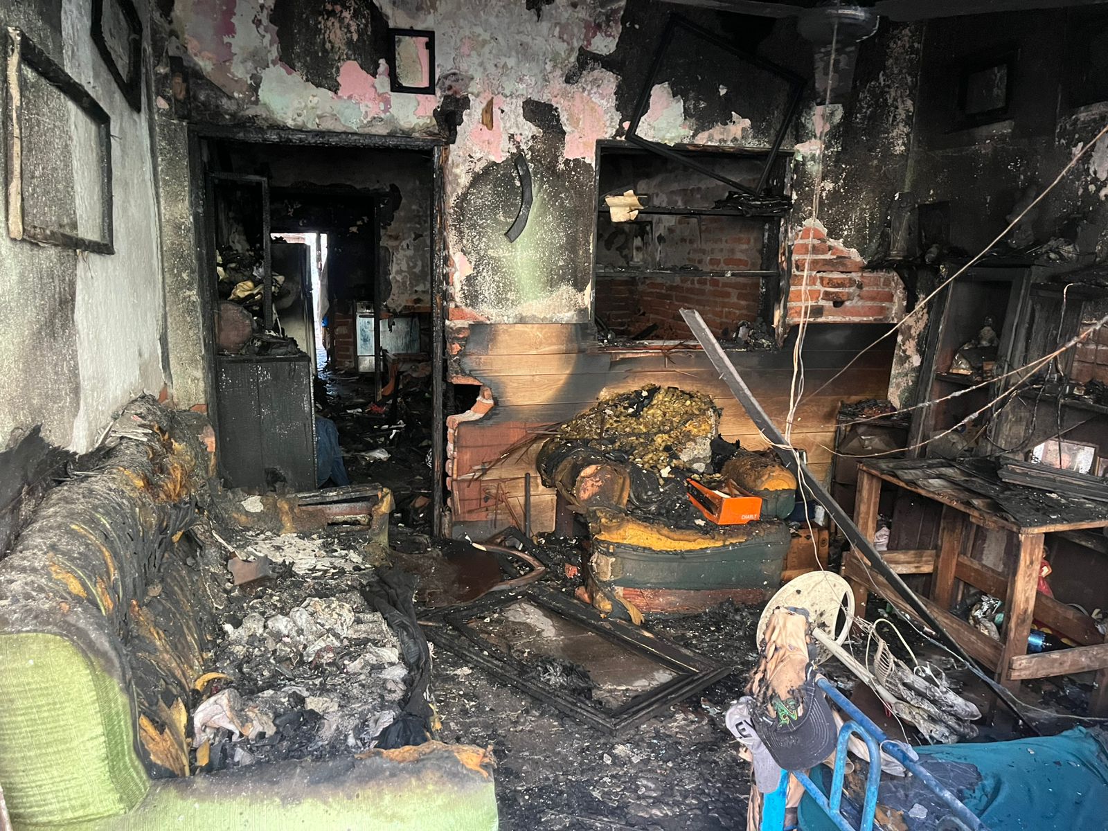 Un cortocircuito causó el incendio de casas en Los Mochis