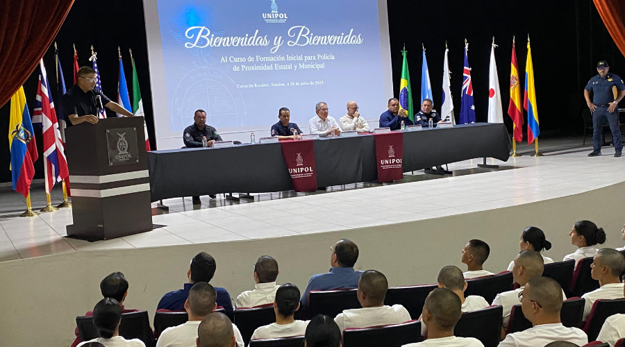 Ceremonia de incorporación de aspirantes a policías