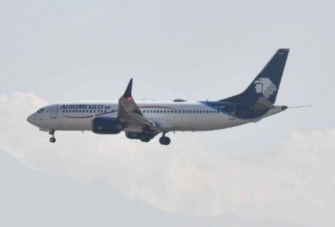 Vuelo de Aeroméxico regresa al AICM por despresurización