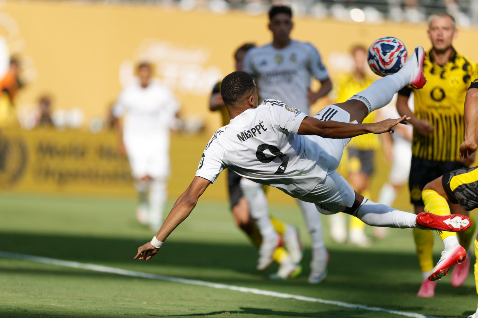 Mbappe marca su primer Borussia Dortmundgol ante